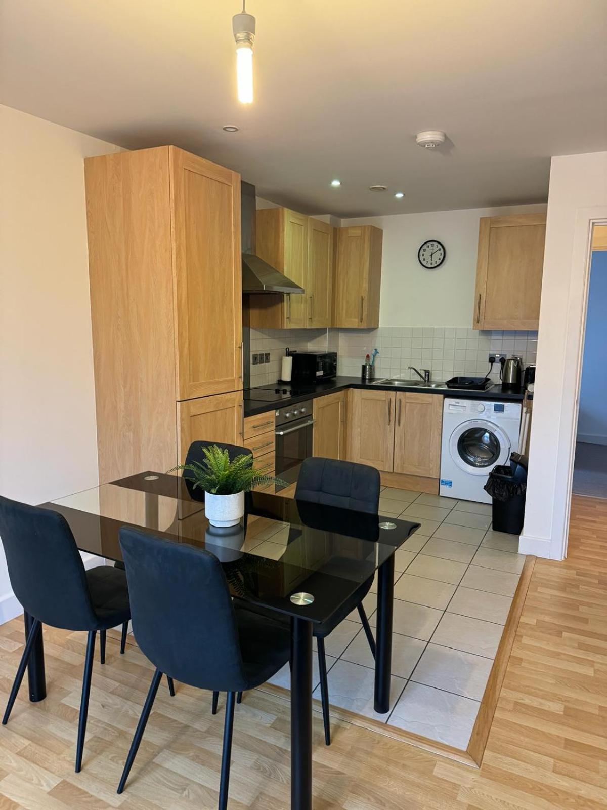 Spacious 2 Bedrooms Apartment In Stratford London Exteriör bild