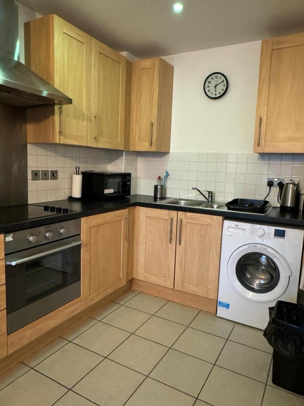 Spacious 2 Bedrooms Apartment In Stratford London Exteriör bild